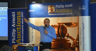 phillip_arnold_auctioneer_400.