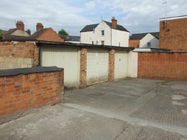 Photo of Garages to rear of 107 Middleton Road, Banbury OX16 3QS