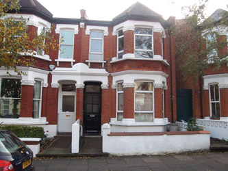 Photo of lot 42 Hillcrest Road,Acton, London W3 9RY W3 9RY