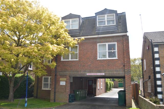 Photo of lot Flat 1, Bossington Court, 101 Gresham Road, Staines, Middlesex TW18 2FA