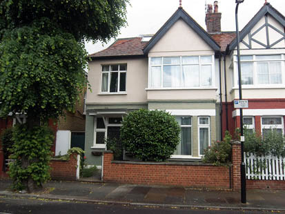 Photo of lot 49 King Edwards Gardens, Acton, London W3 9RF W3 9RF