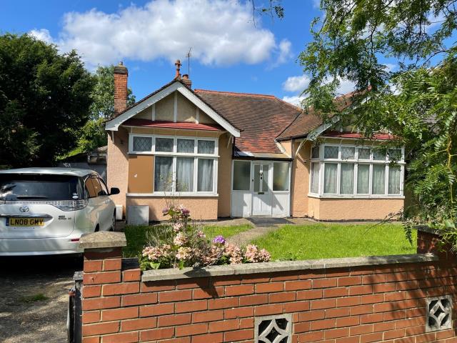 Photo of 25 Yeading Lane, Hayes, Middlesex