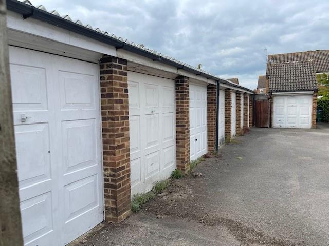 Photo of 4 Heather Walk, Aylesbury, Buckinghamshire