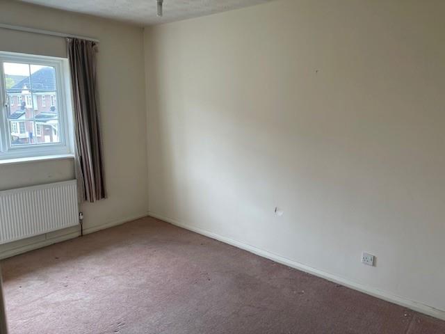 Photo of 4 Heather Walk, Aylesbury, Buckinghamshire