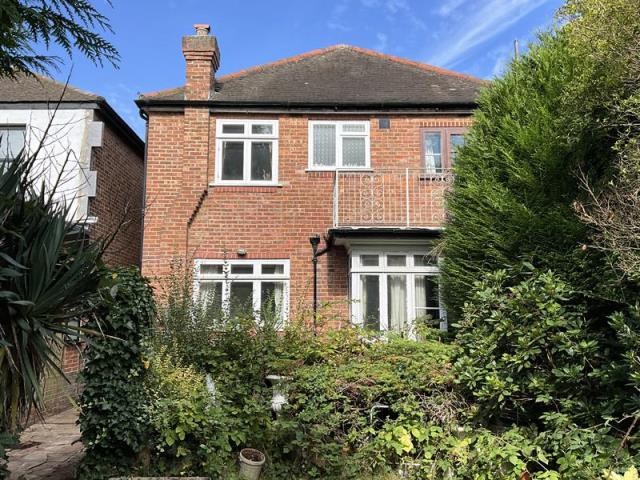 Photo of 28 Baronsmede, Ealing, London