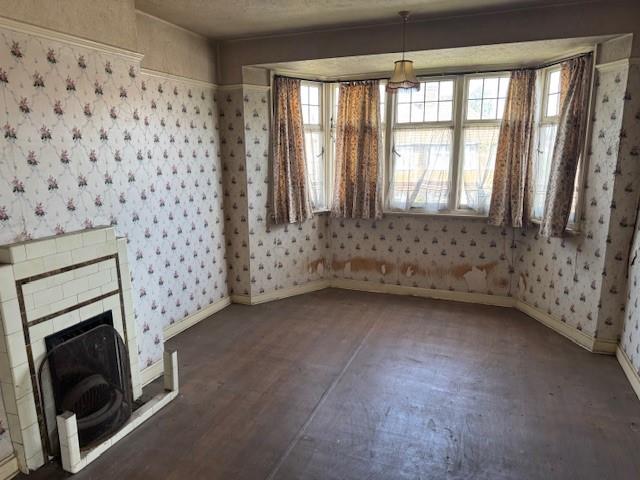 Photo of 28 Oakwood Crescent, Greenford, Middlesex