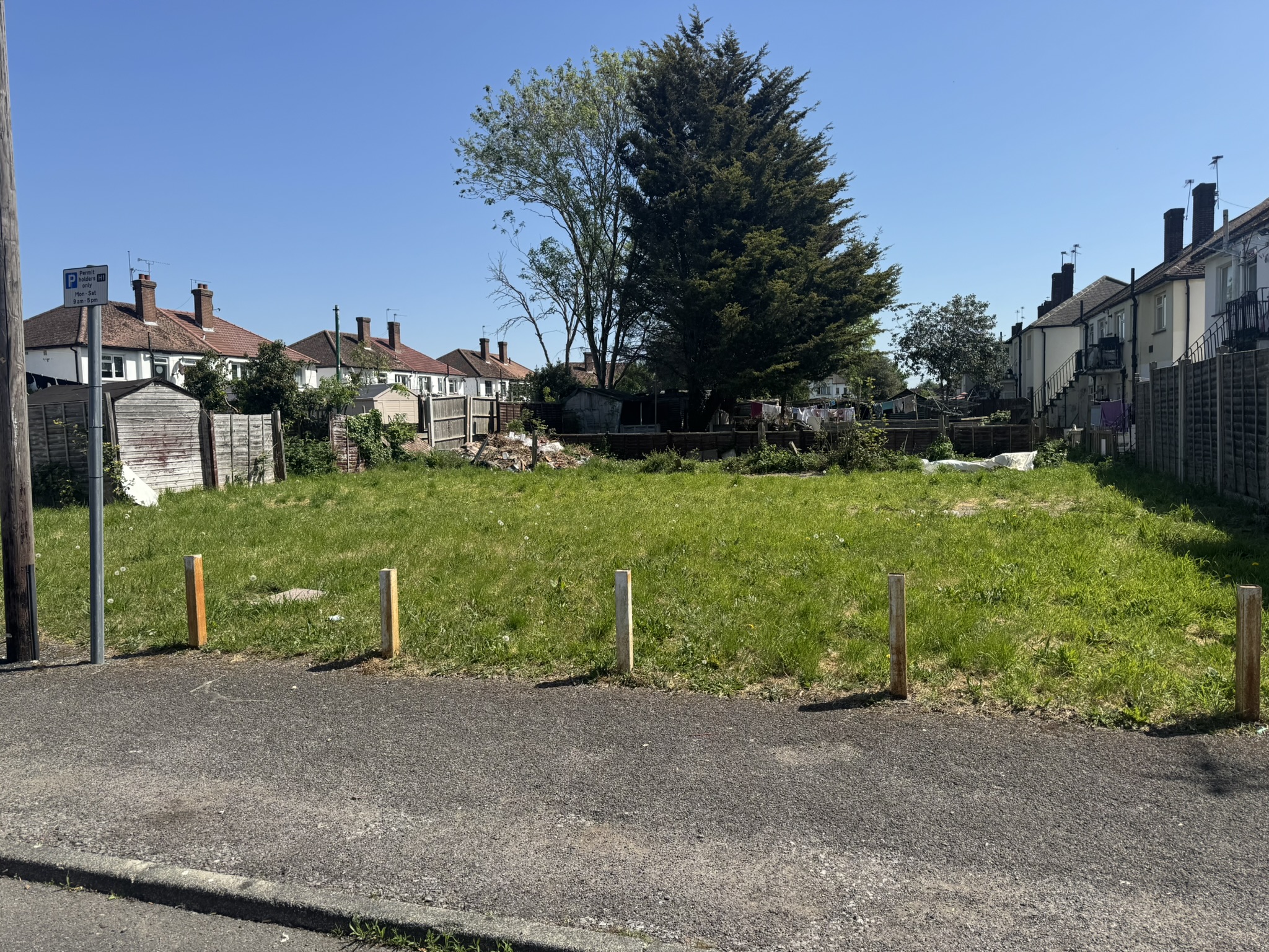 Photo of Land Between 39 & 41 The Crescent, Harlington, Middlesex