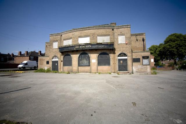 Photo of lot The Station Public House, Stanton Road, Stoke-on-trent, Staffs ST3 6DF