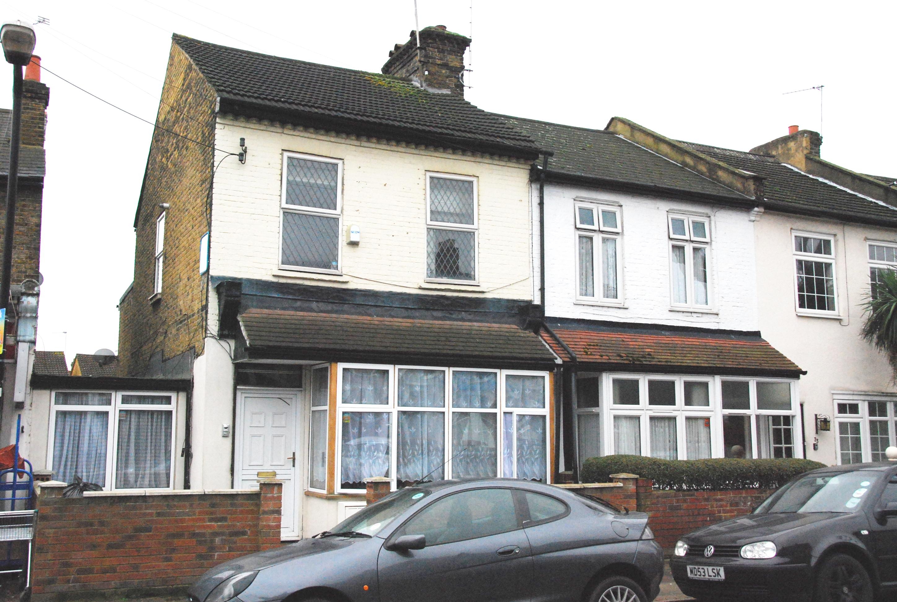 Photo of lot 35c Hamilton Road, Brentford, Middlesex TW8 0QE