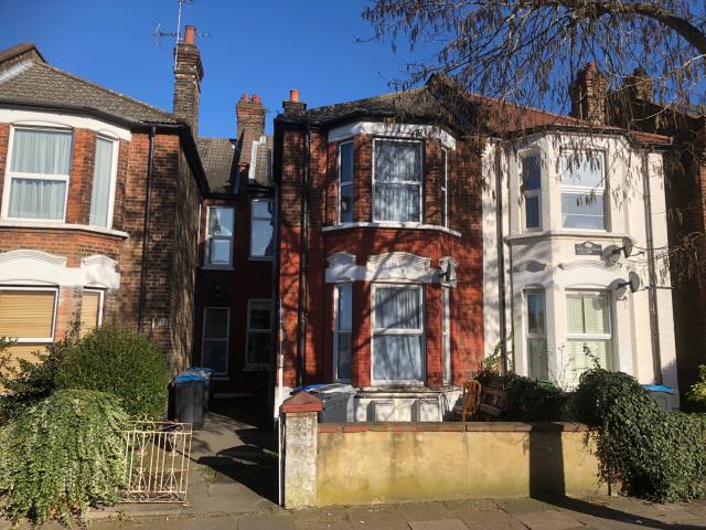 Photo of lot 165 Holland Road, London NW10 5AX
