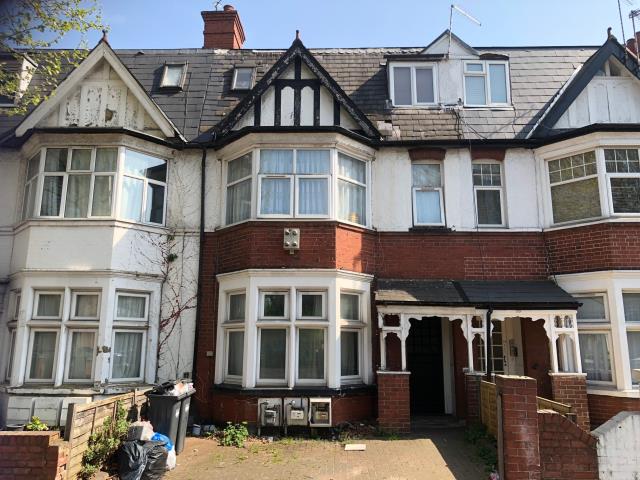 Photo of lot 81c Boston Manor Road, Brentford, Middlesex TW8 9JQ