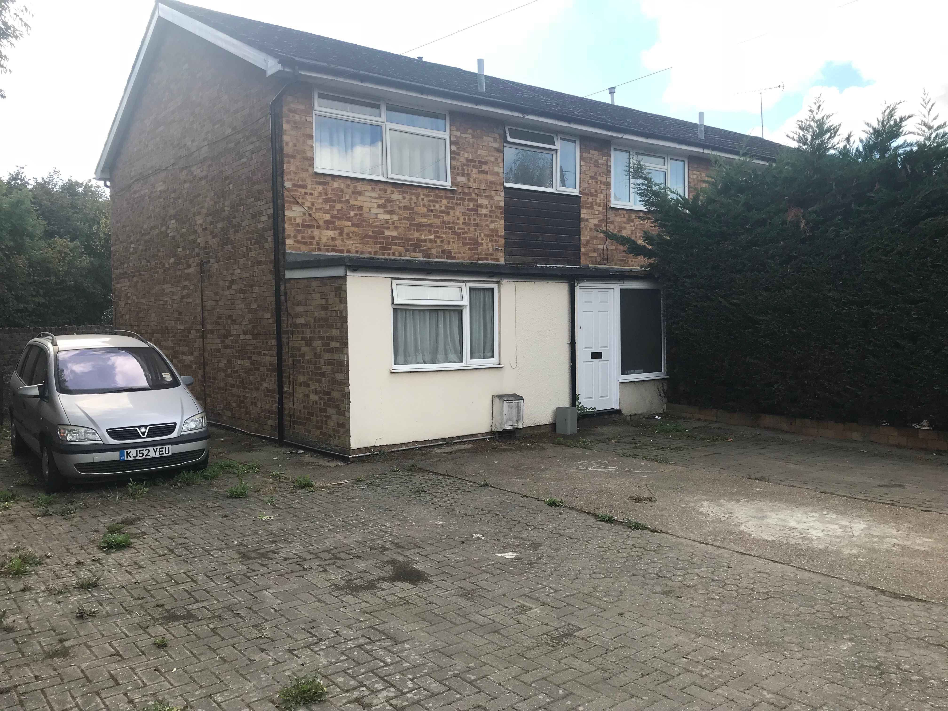 Photo of 1 Poplar Cottages, Trout Road, West Drayton