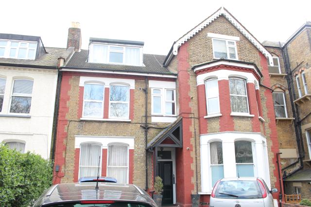 Photo of lot Mezzanine Rear Room, 98 Christchurch Road, London SW2 3DF