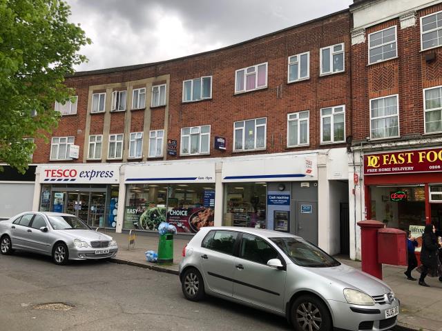 Photo of lot 31 Shaftesbury Circle, Harrow, Middlesex HA2 0AT