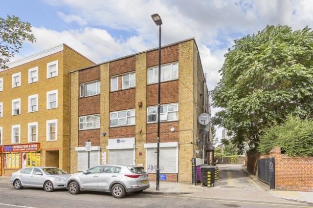 Photo of lot Flat 6 Finches Court Mews, 125 Poplar High Street, London E14 0AE