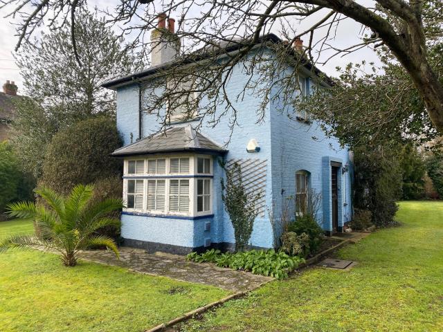 Photo of lot Misty Blue, 30a High Street, Cranford, Middlesex TW5 9RG