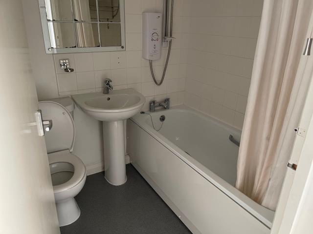 Photo of Flat C, 12 Minford Gardens, London